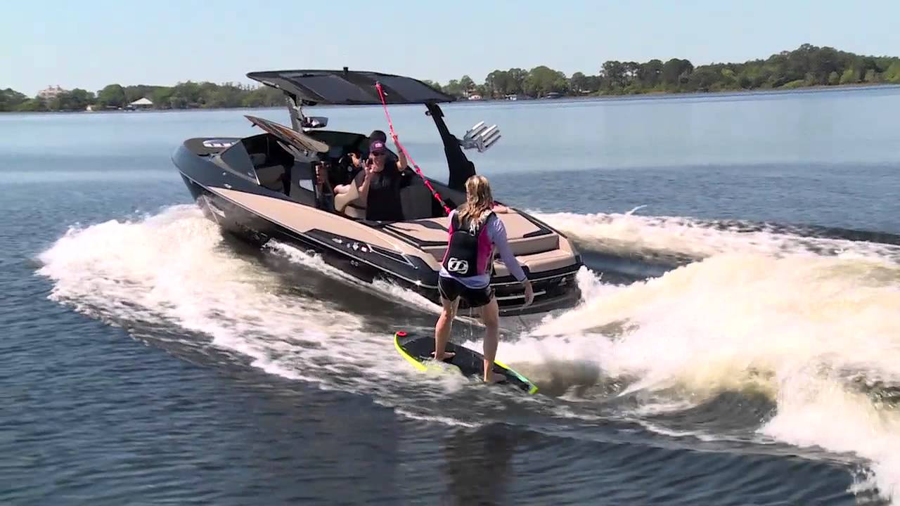 Wakesurfing 101: Beginner Wakesurfing Tips