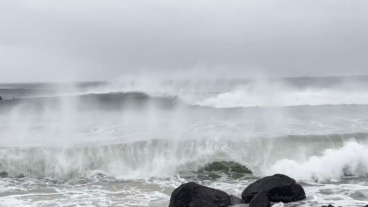 Cyclone Swell Byron Bay Main Beach 28th September 2024